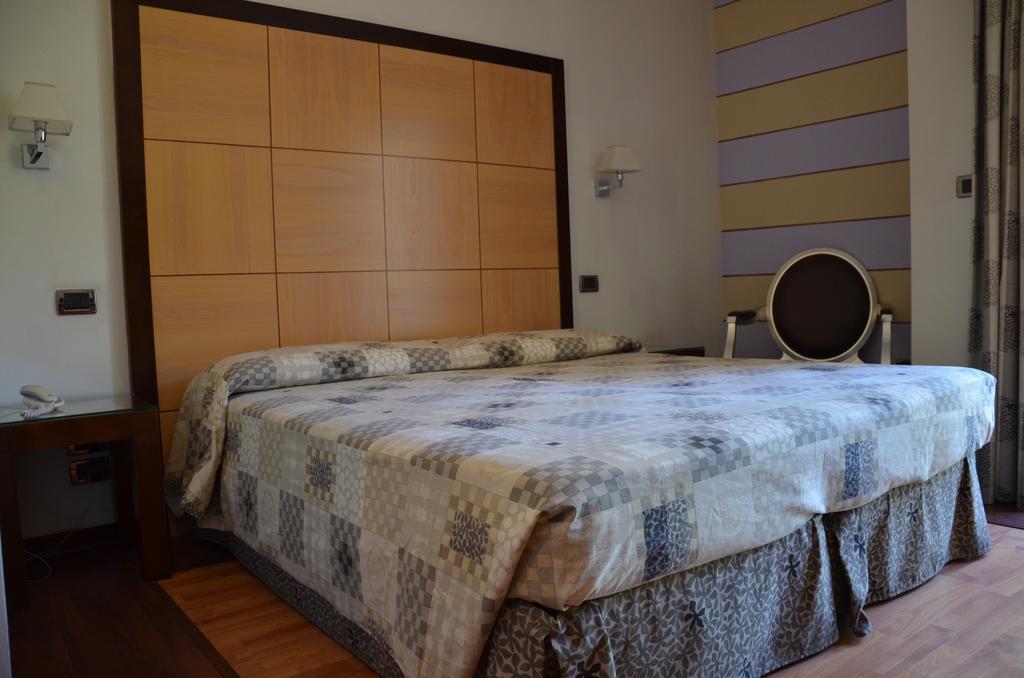Regent Beach Hotel & Apartments Reggio di Calabria Ngoại thất bức ảnh