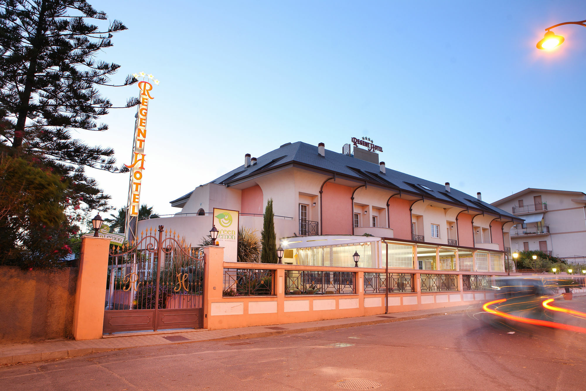 Regent Beach Hotel & Apartments Reggio di Calabria Ngoại thất bức ảnh