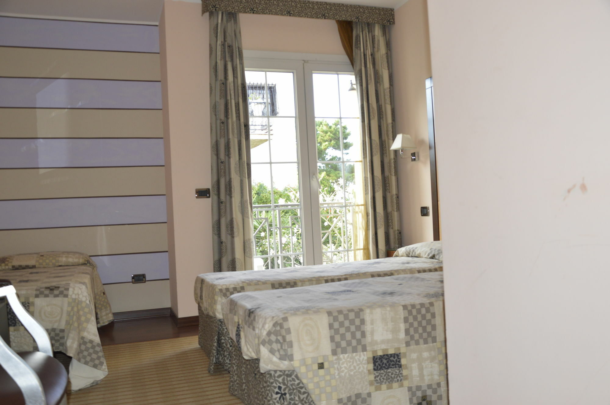 Regent Beach Hotel & Apartments Reggio di Calabria Ngoại thất bức ảnh